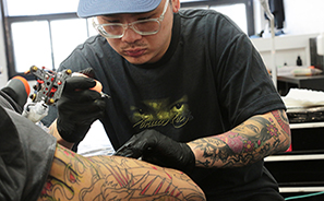 Sunset Tattoo Parlour : Business Photos : Rarotonga : Business News Photos : Richard Moore : Photographer